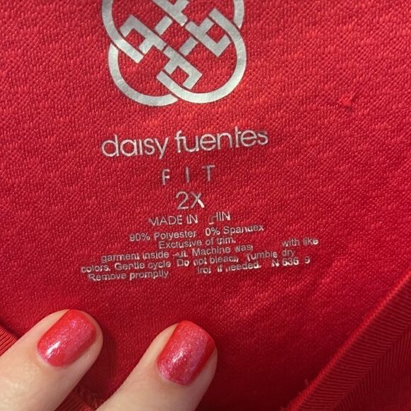 Daisy Fuentes- Plus Workout Top - Picture 2 of 6